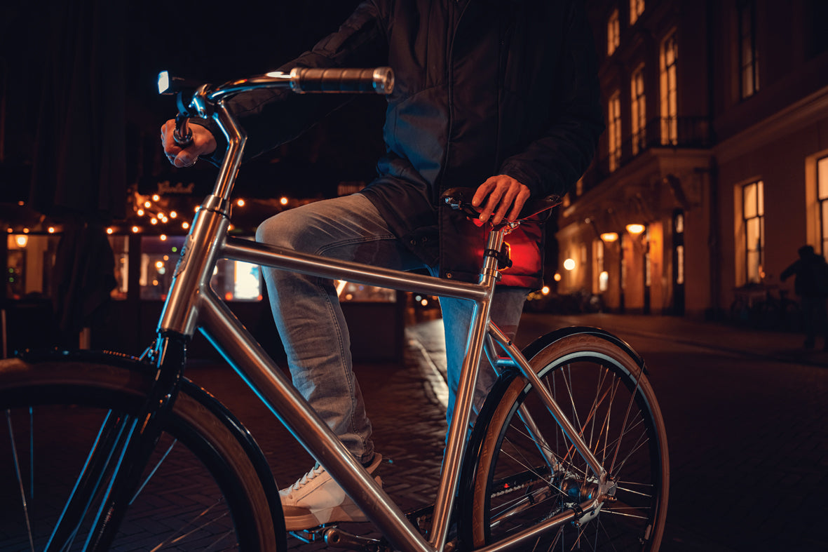 Baklykta AXA Dwn med bromsljus
