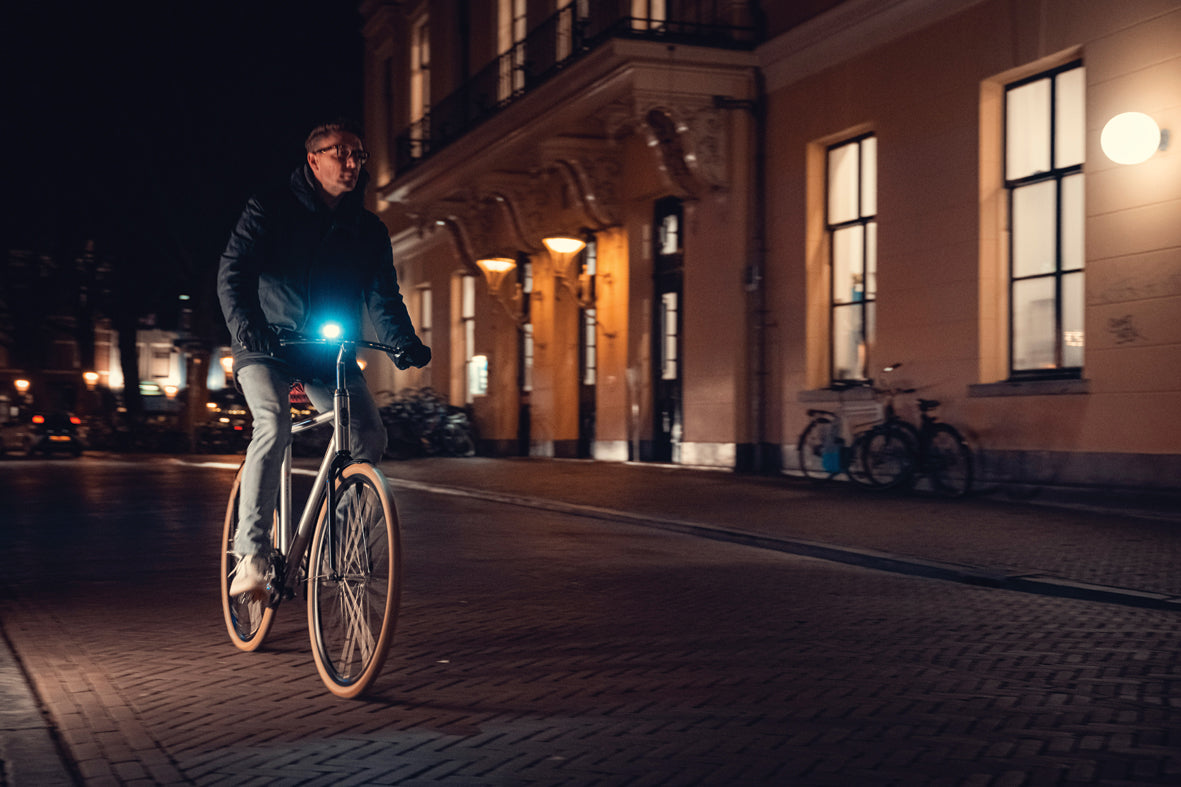 Ajovalo AXA Dwn Front 50 Lux USB