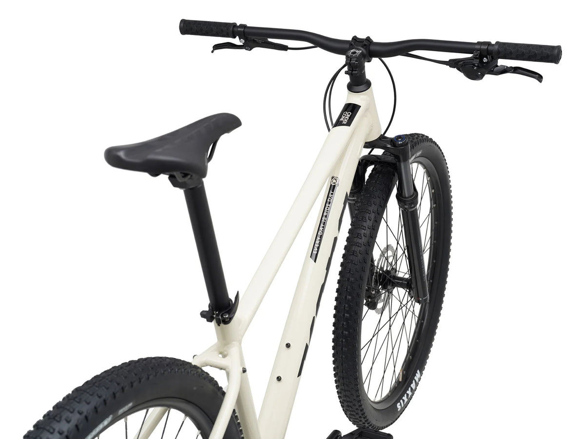 Cykel KONA Cinder Cone, Gloss Bone