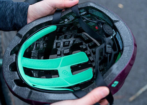 Pyöräilykypärä LAZER Tempo KinetiCore CECPSC, Musta Unisize