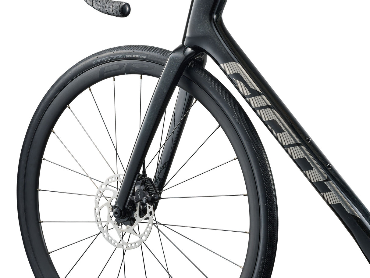 Landsvägscykel GIANT Defy Advanced 2 (2026) Abyss Black