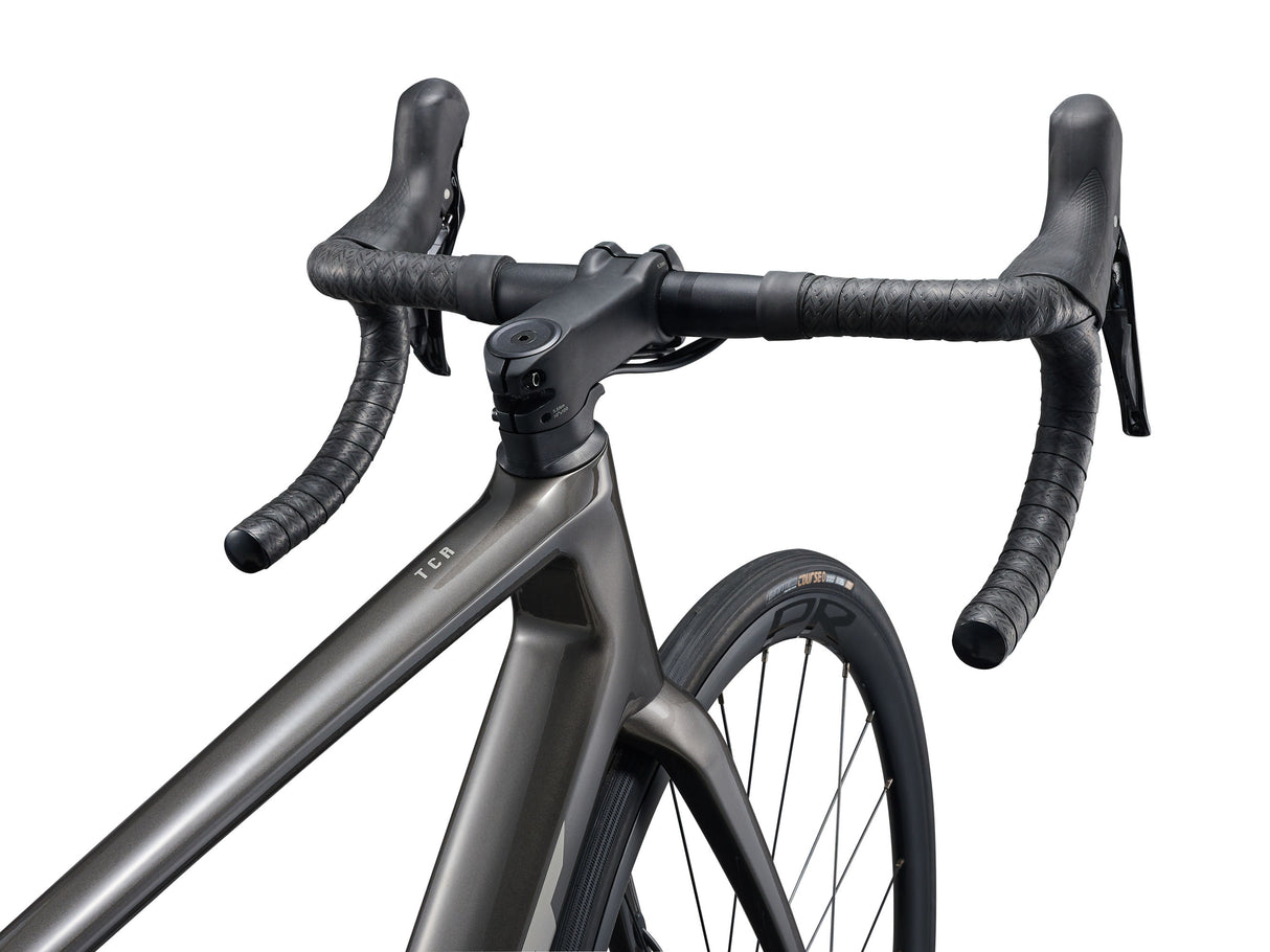 Landsvägscykel GIANT TCR Advanced 2 KOM (2026) Stealth Chrome