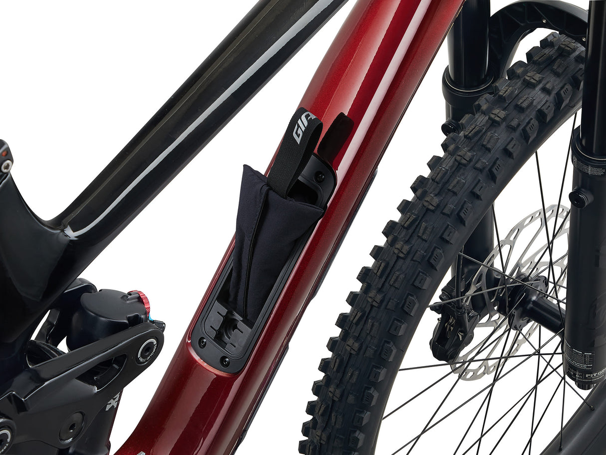 Mountainbike GIANT Reign Advanced 2 29" Sangria/Carbon