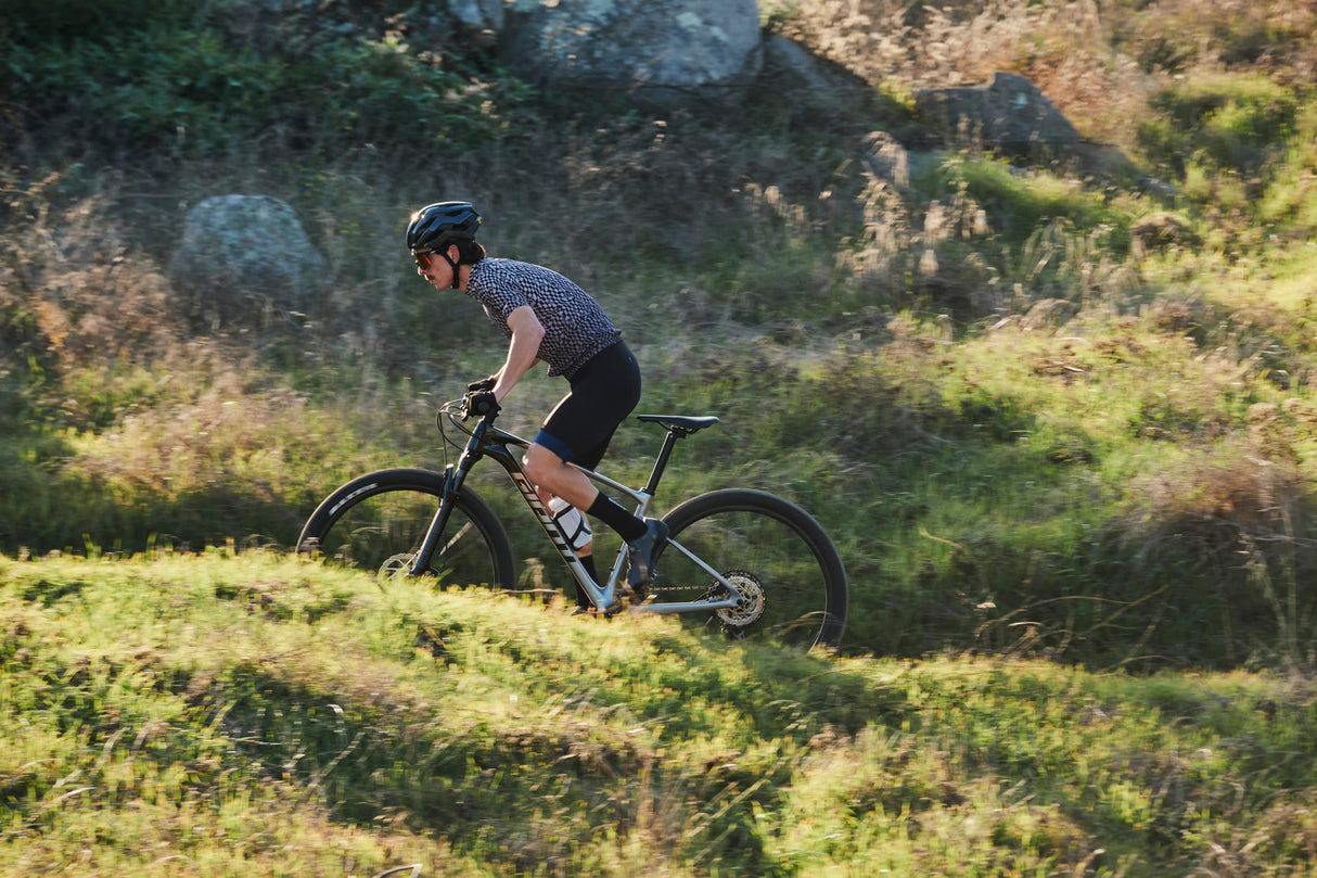 Mountain bike GIANT XTC Advanced 29 2, Black/Shell White